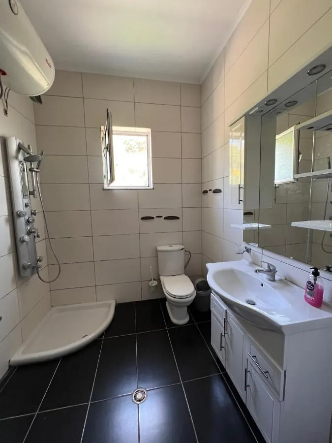 Vila Flavin 1 Ksamil Apartment
