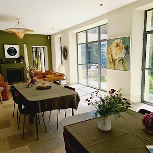 https://la-magnanerie-de-lisle-bb.fr-provencehotel.com